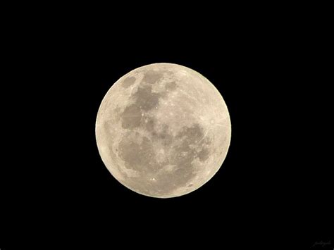 Tonight's moon in Philippines .
